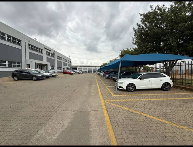 2,594M² WAREHOUSE TO LET IN SPARTAN
